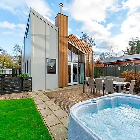 Near Sint Maartenszee With Jacuzzi Hotel 4*